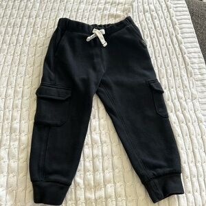 Roots kids cargo joggers in size 3T
